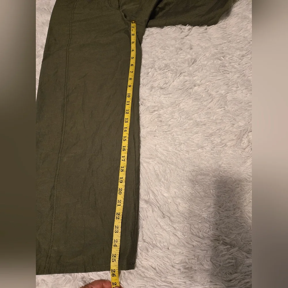 NWOT Zara Straight Leg Pants Women's Size Small Color Olive Green